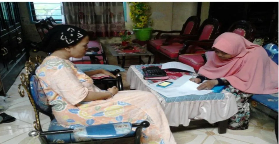 Gambar 4.1 wawancara dengan ibu Hj. Julaeha Marzuki bendahara PNPM  Mandiri Kecamatan Pallangga Kabupaten Gowa 