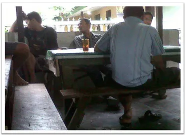 Gambar 5 . Pengunjung Kedai Kopi 