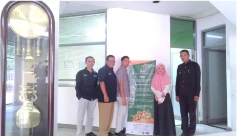 Foto  bersama  dengan  beberapa  karayawan  PT.  Asuransi  Jasa  Indonesia Syariah Semarang 