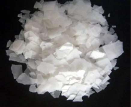 Gambar 2.9. Kepingan sodium hidroksida 