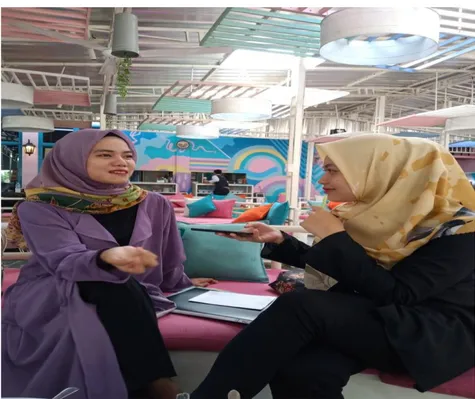 Gambar 7 : wawancara dengan Syarifah Ulfa sebagai selebgram Kota Medan 
