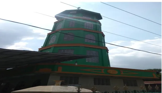 Foto menara Masjid Al-Mukhlisin 