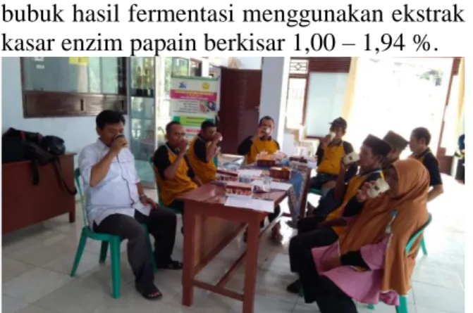 Gambar 2. Pengecekan Citarasa Kopi Hasil  Pendampingan oleh Tim PKM 