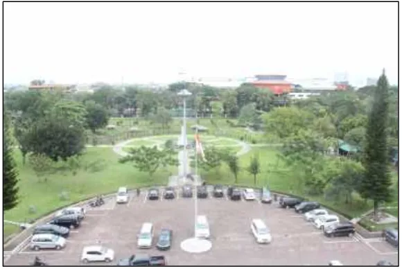 Gambar 2.1Taman Biro Pusat Administrasi Universitas Sumatera Utara(Sumber: dokumen pribadi 2014)