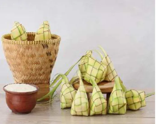 Gambar 21 . Ketupat  4)  Bak cang 