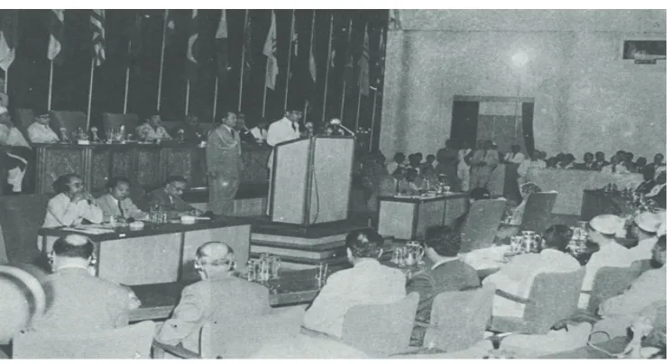 Gambar 5.2 Suasana Konferensi Asia Afrika Tahun 1955 menjadi bukti hubungan internasional yang dijalankan bangsa Indonesia di awal kemerdekaan