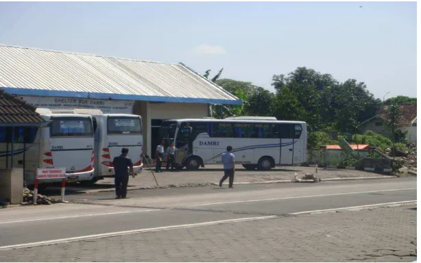 Gambar 3.4 Shelter Bus Massal Transyogya   Sumber: PT.Angkasa Pura I Cab. Bandara Adisucipto - Yogyakartadi Bandara Adisucipto Yogyakarta  