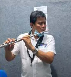 Gambar 2.6 Bapak Gading Jhonatan Selaku Dosen Pengajar Mayor dan Minor Flute  (Sumber: Penulis)