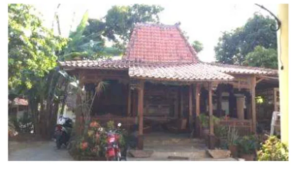 Gambar 1. Salah satu rumah di permukiman sekitar  Keraton  Sumenep.  (Sumber:  Survei,  2014)