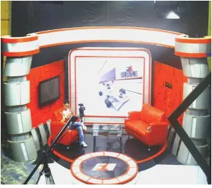 Gambar 1.2 Set stage F1 Simber : Studio PSI Global TV 