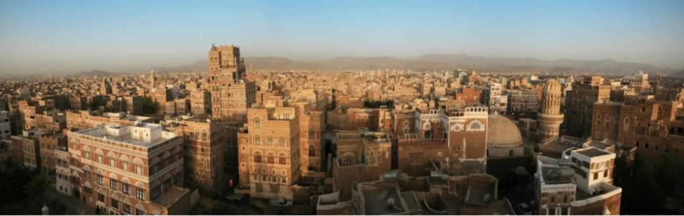 Figura 2. Variasi bentuk tingkap yang menjadi latar belakang reka bentuk kediaman di Bandar lama Sana’a (Old City of Sana’a)