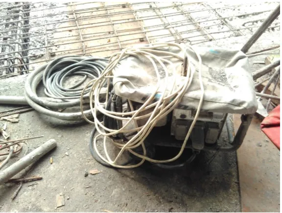 Gambar 2.5 Concrete Vibrator