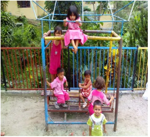 Gambar 5: Bermain Prosotan 