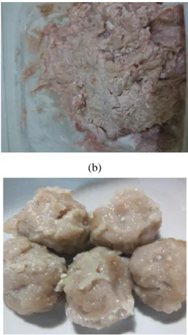 Gambar 1. Adonan mentah daging campur dengan tepung porang (1a) dan tepung tapioka  (1b); bakso matang campuran dengan tepung porang (1c) dan tepung tapioka (1d) 