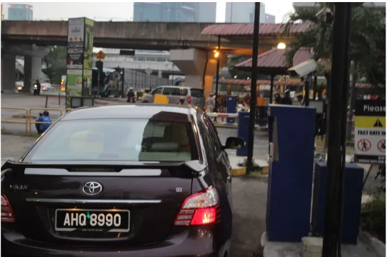 Gambar 4. Parkiran yang dilengkapi oleh mesin prabayar