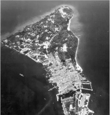 Figure 4.2The north end of the Sirmione peninsula; the remains of the first-century villa arevisible at the very tip