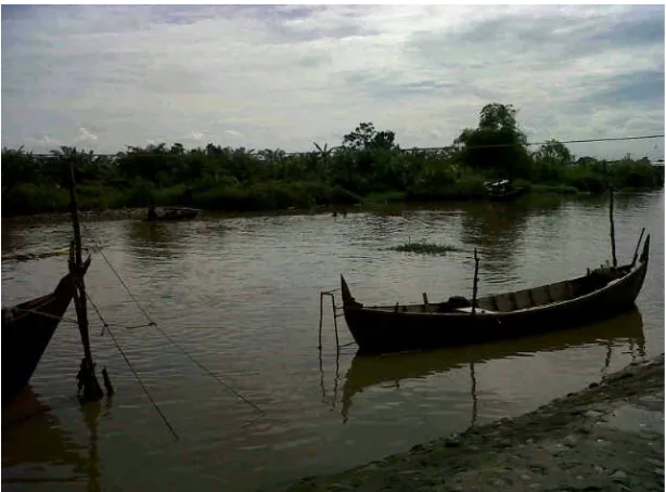 Gambar : 2. Perahu (boat) nelayan yang sedang merapat