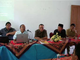 Figure 3. General meeting at  Batipuh Selatan sub district office , Oktober 8 2008   