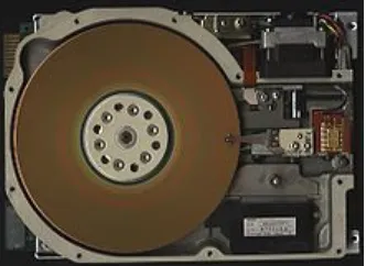 Figure 4-1. The Seagate ST–506 hard drive (image courtesy of Wikimedia Commons)