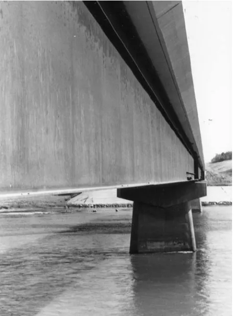 Figure 4.1 Bridge girder of high-strength, low-alloy weathering steel.(Courtesty of Charles N