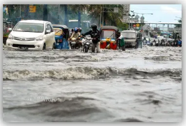 Gambar 23: Contoh gambaran bencana genangan air (banjir) Jakarta 2013 (http://2.bp.blogspot.com/-