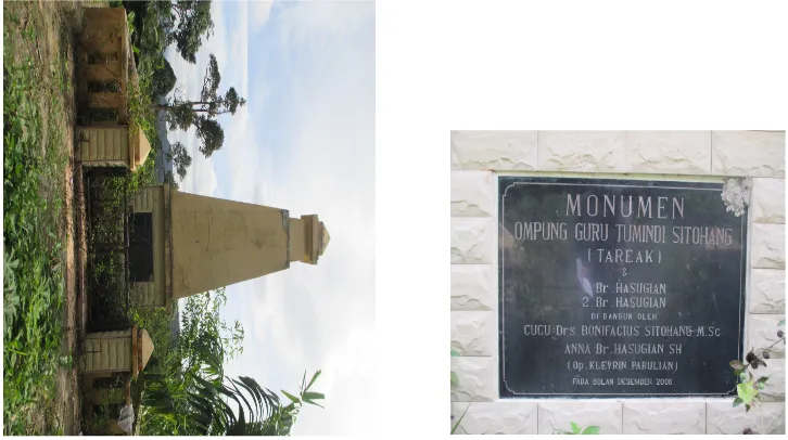 Gambar  7:  Monumen  OmpungHuta Tonga, Desa Sihotang Hasugian Tonga, Kec. Parlilitan   Guru  Tumindi  Sitohang  di  Areal  