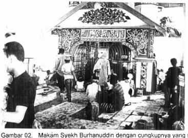 Gambar 01. Gerbang komplek makam Syekh Burhanuddin 