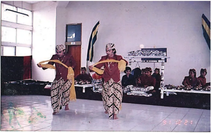 Gambar 3.10 Contoh penyajian musik seni dalam kacapi tembang dari daerah Sunda        