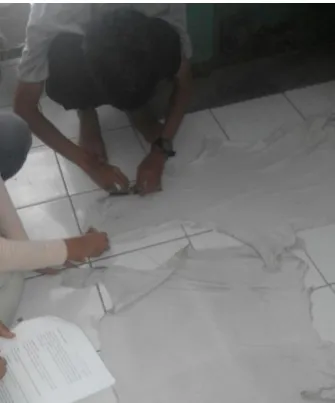 Gambar 7. Penimbangan NaCl 