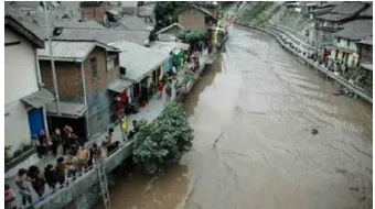 Gambar 2: Banjir di Yogyakarta (Sumber: jogja.tribunnews.com)