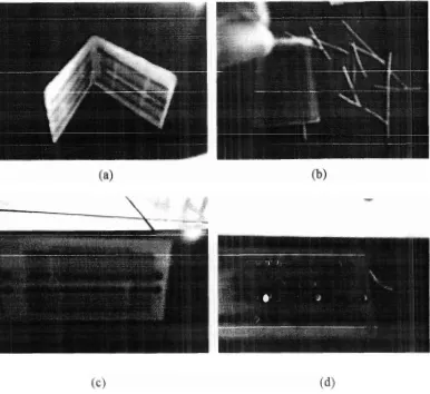 Gambar 1 1. Foto sensor fluxgate PCBs: (a) PCBs selesasi dipotong, (b) proses mamasukan 
