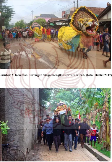 Gambar 3. Kesenian Barongan Singa mengikuti proses Kirab, (foto: Daniel 2012) 