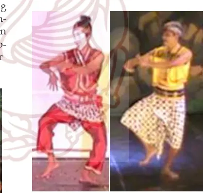 Figure 2. Garenghuman puppet stage (fan hand finger) and in ketoprak stage (hand in hold in fist position)