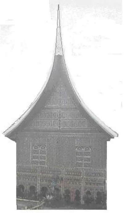 Gambar 11:  Salah satu  rumah gadang Bodi Caniago tampak dari berdiri tiang-tiang yang lurus, jelas sudah terjadi penyimpangan dari konsep tradisi