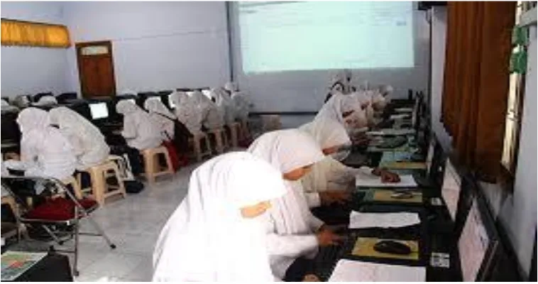 Gambar 8. Kegiatan sekolah formal di pondok pesantren Gading 