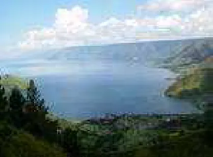 Gambar 3: Pemandangan Danau Toba dari Lumban Silintog  