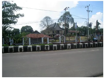 Gambar 10 : Gereja Katolik kota Nanga Bulik sebagai salah satu ciri khas kota Nanga Bulik 