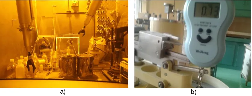Gambar 1. Preparasi metalografi didalam hotcel, a)peralatan metalografi di hotcell, b) posisi beban alat grinding otomatis di luar hotcell 