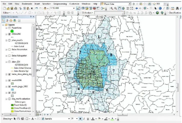Gambar 1.1 Perkembangan morfologi kota Yoyakarta dari tahun 1990,2002 dan 2013.  