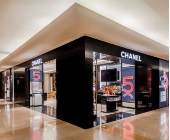 Gambar 1 2 Chanel Beauty Store di Plaza Indonesia 