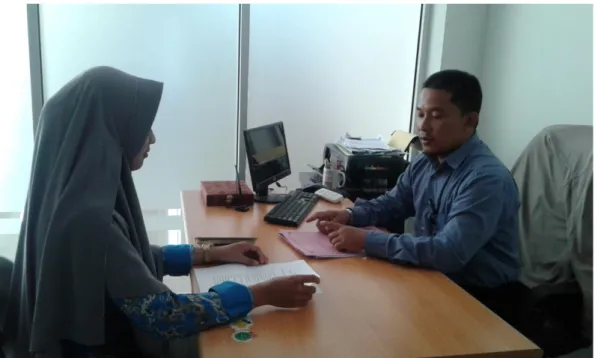 Foto proses wawancara langsung dengan Bapak Sukaton selaku Kapala Cabang  BMT Al-Hasanah Mandiri Sejahtera 