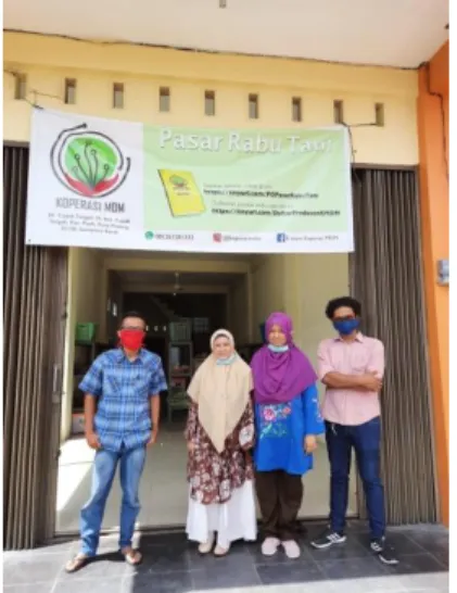 Gambar 1 Saat diskusi dengan mitra 