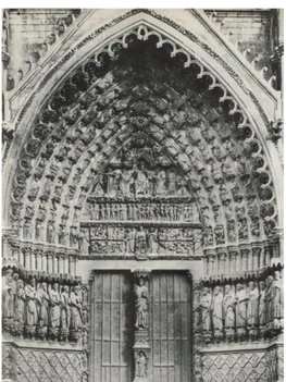 Gambar 2.5 Relief dan Patung pada dinding Katedral, Estetika Abad Pertengahan 