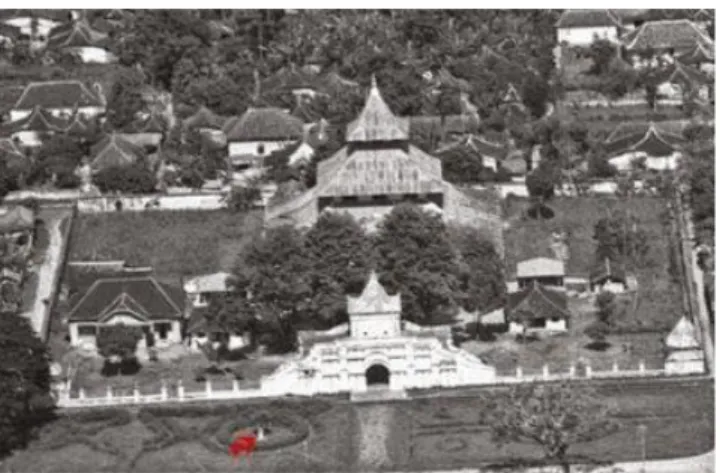 Gambar 1. Komplek Masjid Agung Sumenep tempo dulu  Sumber: Skripsi Moh. Isyam. (1991)