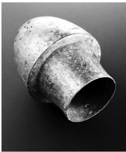 Gambar 2. Alat bekam terbuat dari perunggu yang ditemukan di penggalian situs kota Pompeii