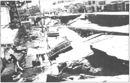 Gambar I.5.  Salah satu bagian jalan mengalami kerusakan yang parah akibat Gempa Good Friday di  Alaska, 1964