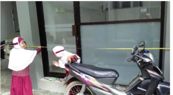 Gambar 8. Pengukuran Panjang Laboratorium Komputer 