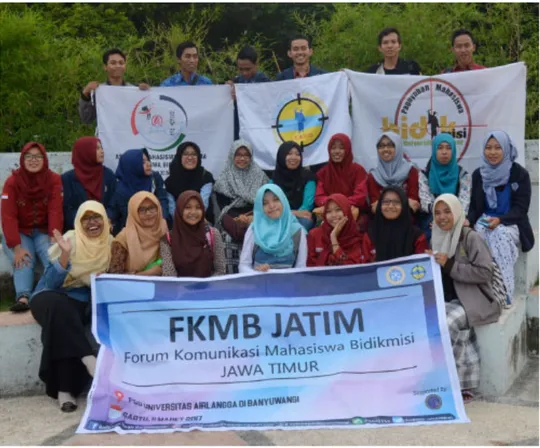 Foto bersama perwakilan Bidikmisi Universitas Jember, Universitas Airlangga dan IAIN Jember saat fieldtrip di Taman Sritanjung Banyuwangi, Sabtu(11/3)(foto:Siti Nur Alfatihana).