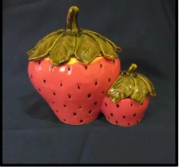 Gambar XCIII: Keramik berupa tempat  perhiasan bentuk buah strawberry merah 