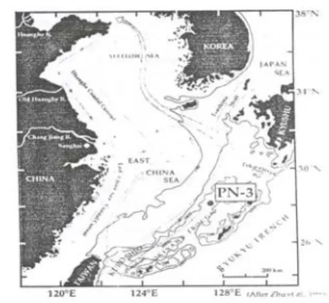 Gambar 3. Lokasi pengambilan sediment core pada                        stasiun PN-3 di Okinawa Trough                        perairan Okinawa, Laut China Timur  Penelitian ini menggunakan sampel sedimen laut  dari perairan Okinawa, Jepang (site PN-3, pada 